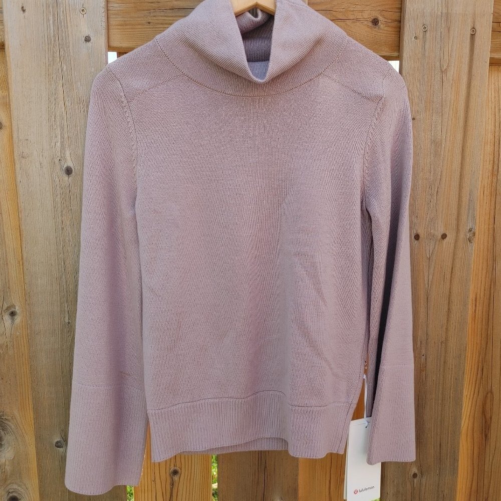 LULULEMON CITY TREK TURTLENECK Size 4 BNWT Merino Wool